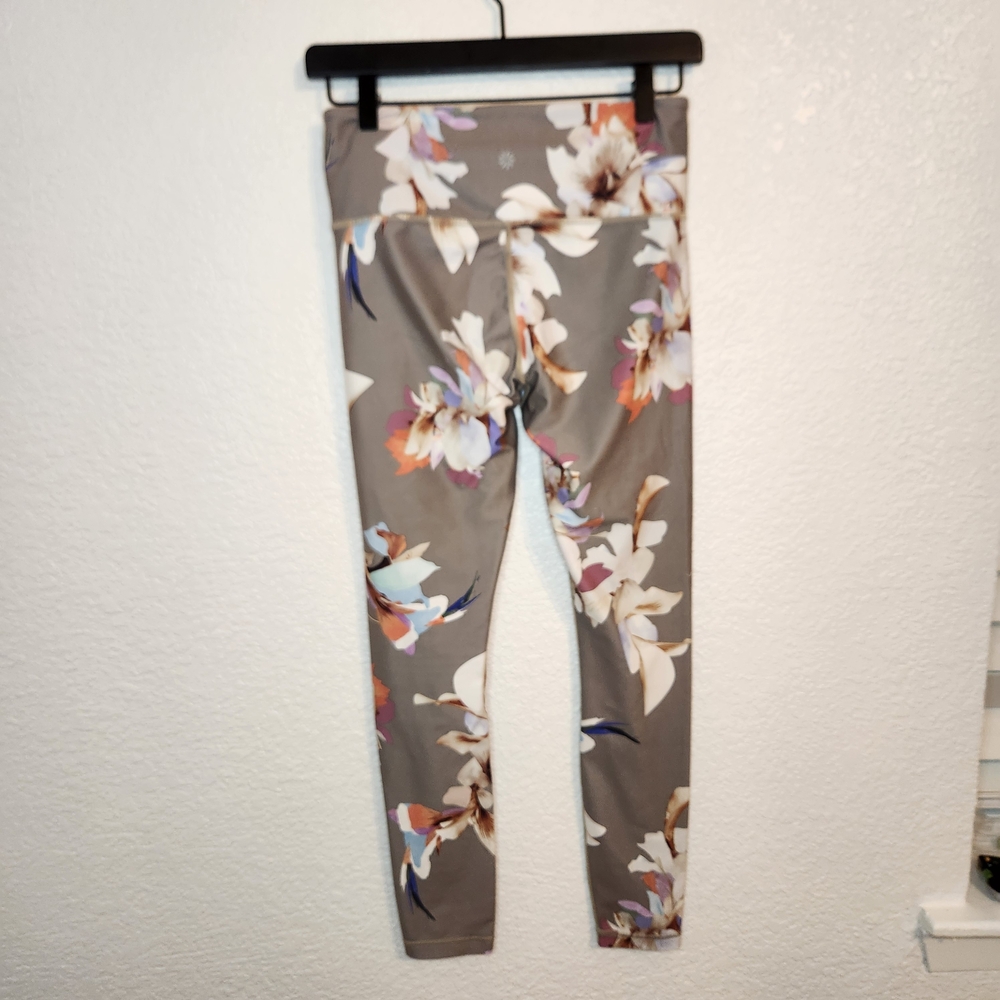Athleta Elation Paradise 7/8 Leggings Womens S Gray White Floral High Rise Logo - Picture 10 of 15
